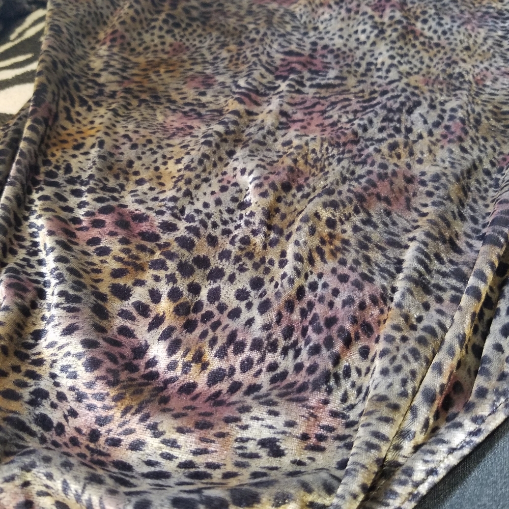 Velvet Cheetah Bodysuit - Picture 5 of 8